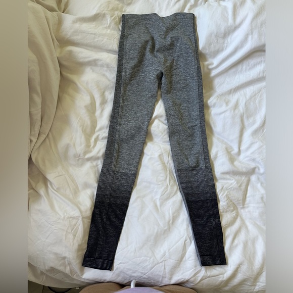 Gray workout set with leggings and crop tee. - Picture 6 of 6